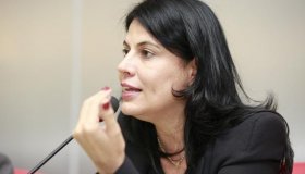 Coleta de sangue do cordão umbilical para análise de dosagem de mercúrio