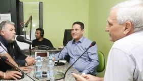 Maurão de Carvalho e Adelino Follador concedem entrevista à rádio Verde...