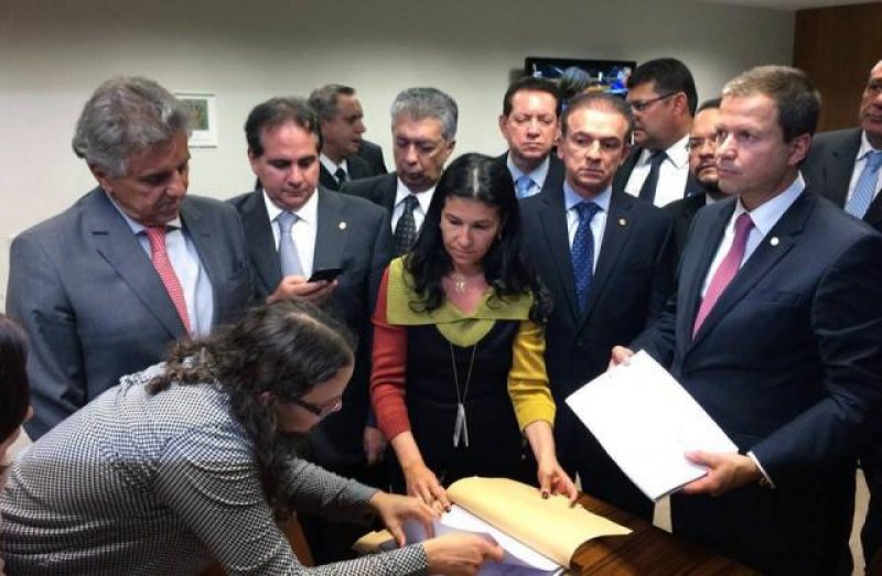 OAB oficializa novo pedido de impeachment contra a presidente Dilma Rousseff
