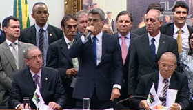 PMDB oficializa rompimento com governo Dilma