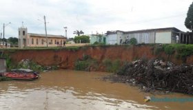 Porto Velho:Rio começa a baixar e Defesa Civil monitora Terras Caídas no...