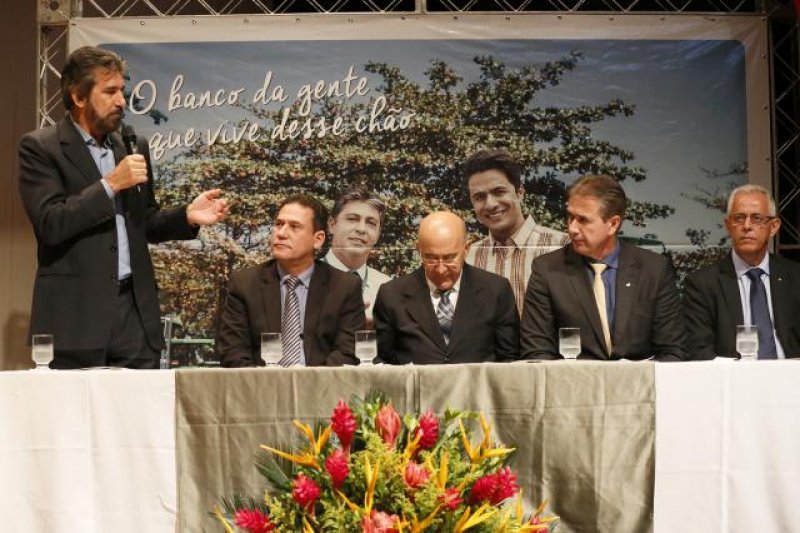 Raupp destaca investimento como solução para evitar chegada da crise no Estado
