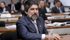 Raupp quer regulamentar exploração de diamantes nas terras dos índios...