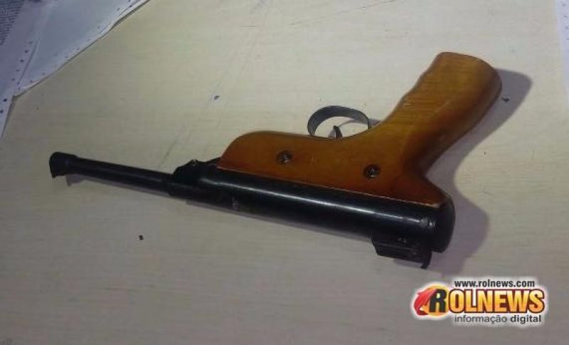Suspeitos de Roubo são abordados e PM encontra arma calibre 22, em Porto Velho