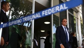 AGU pede que STF barre votação do impeachment na Câmara no domingo