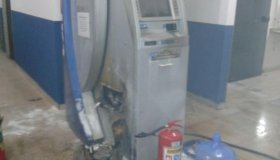 Bandidos com fuzis invadem câmara de Porto Velho e arrombam caixa eletrônico