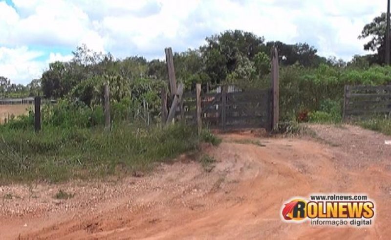 Bandidos invadem sítio, rendem família e roubam moto na zona rural de Cacoal