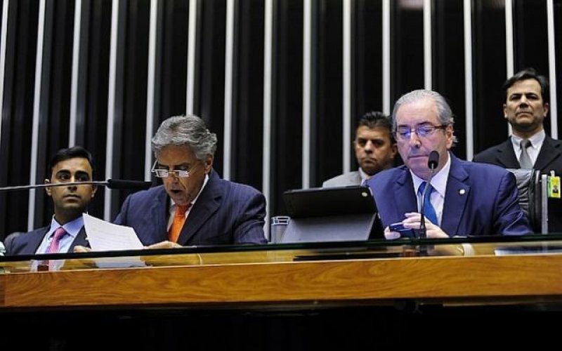 Começa sessão que decide abertura do processo de impeachment de Dilma; Assista Ao Vivo