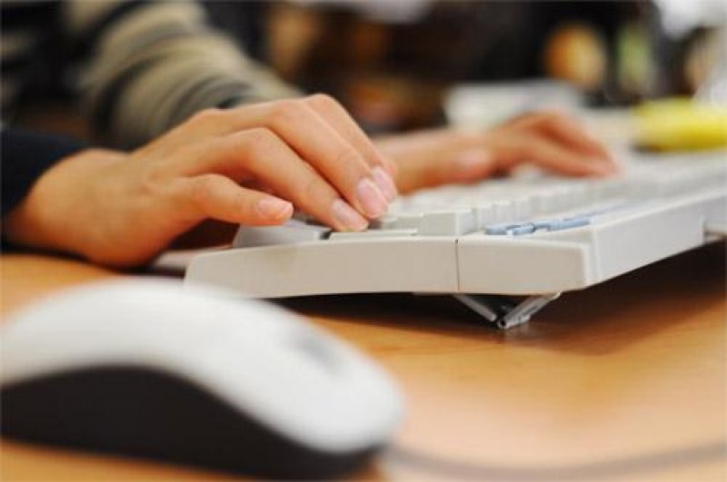 Educação a distância ainda gera desconfiança, diz estudo