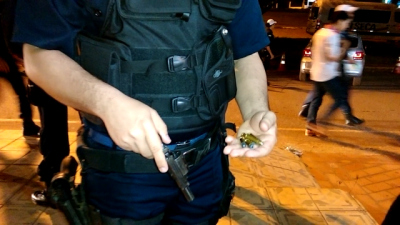 Homem é preso com revólver em blitz da Lei Seca em Rolim de Moura