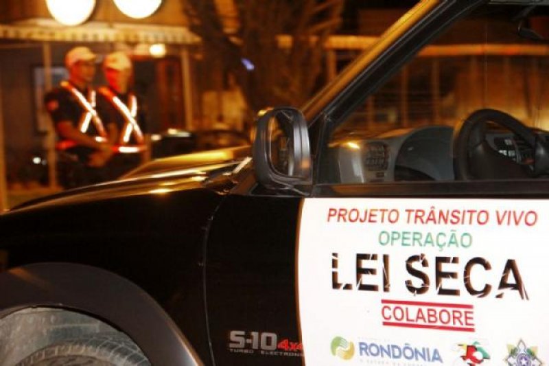 Lei Seca flagra sete motoristas embriagados no sábado á noite em Rolim de Moura