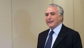 STF manda Cunha dar andamento a pedido de impeachment de Temer