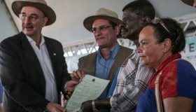 Entrega de títulos de propriedade e lançamento de selo marcam abertura da 5ª...