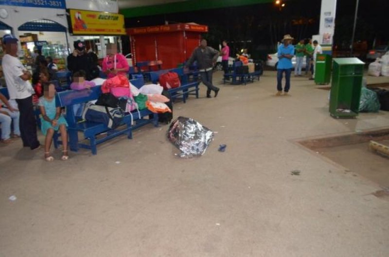 Jaru: Idoso morre dentro de ônibus; Corpo é retirado e deixado no chão da rodoviária