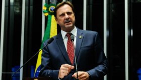 Impeachment: Acir é o primeiro senador de Rondônia a discursar, o próximo...