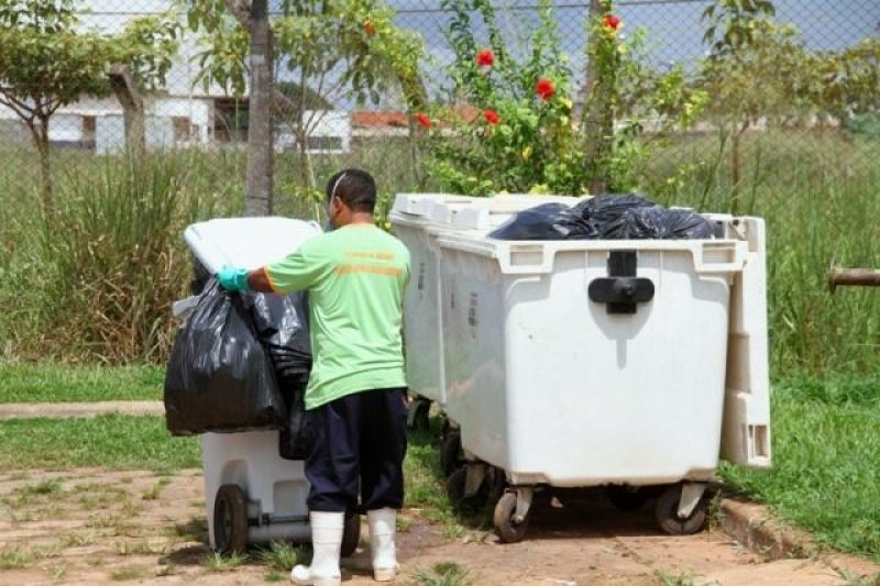 Anvisa e Agevisa orientam municípios a usarem cartilha para regularizar gerenciamento de resíduos de saúde