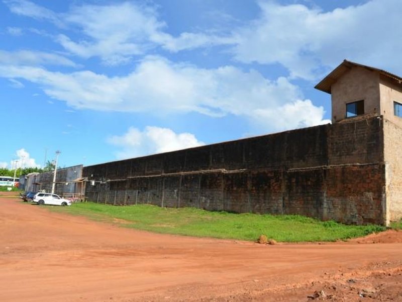 Apenado do regime semiaberto em Cacoal serra as grades da cela e foge