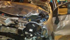 Cacoal:Embriagado, homem rouba carro, sai em alta velocidade e colide em ônibus
