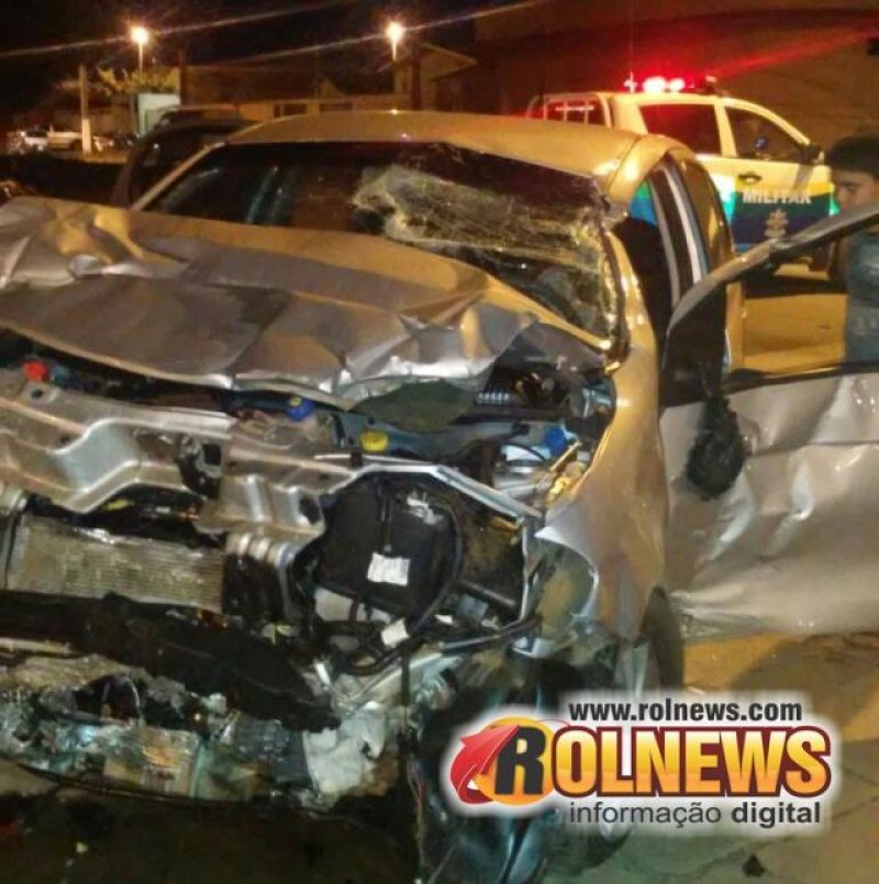 Cacoal:Embriagado, homem rouba carro, sai em alta velocidade e colide em ônibus