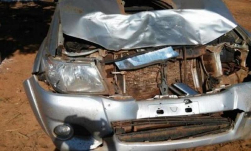 Carro com prefeita de São Francisco colide em vaca na BR-473