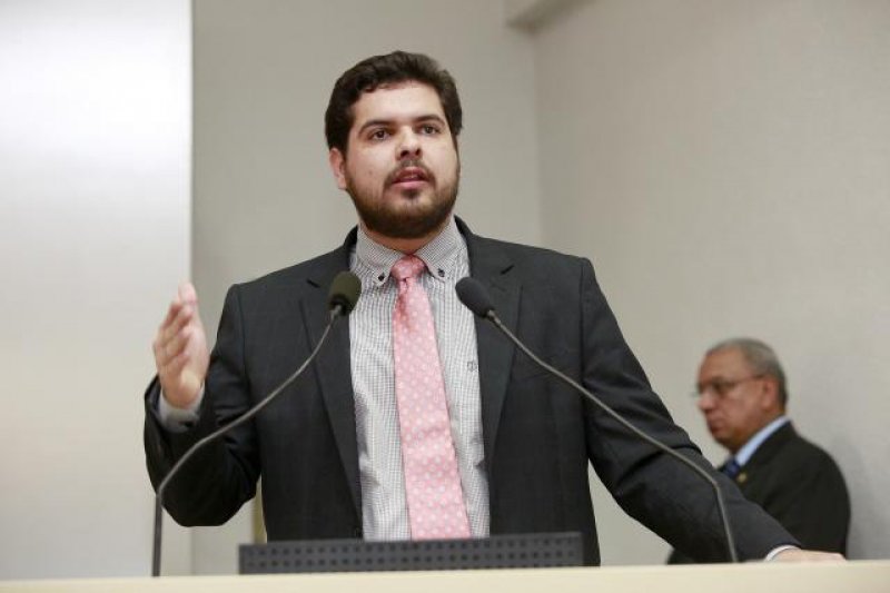 Jean Oliveira assume a liderança do PMDB na Assembleia Legislativa