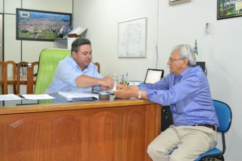 Juninho recebe visita do pré candidato Zé da Jodan