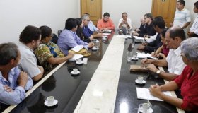 Lazinho da Fetagro se reúne com comissão para discutir litígio da Linha 45