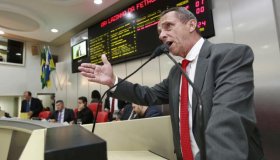 Lazinho diz que omissão dos Poderes contribuiu com ocupação irregular de...