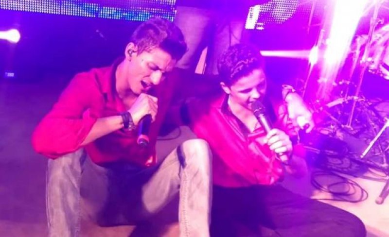 Lucas Davi canta com Léo Nascimento em Rondônia