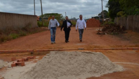 Prefeitura de Rolim intervém e libera rua interditada por proprietário