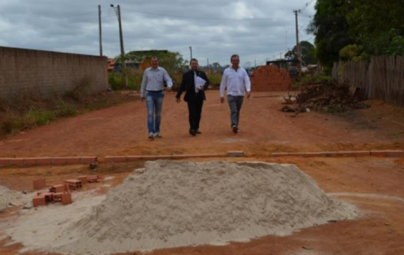 Prefeitura de Rolim intervém e libera rua interditada por proprietário