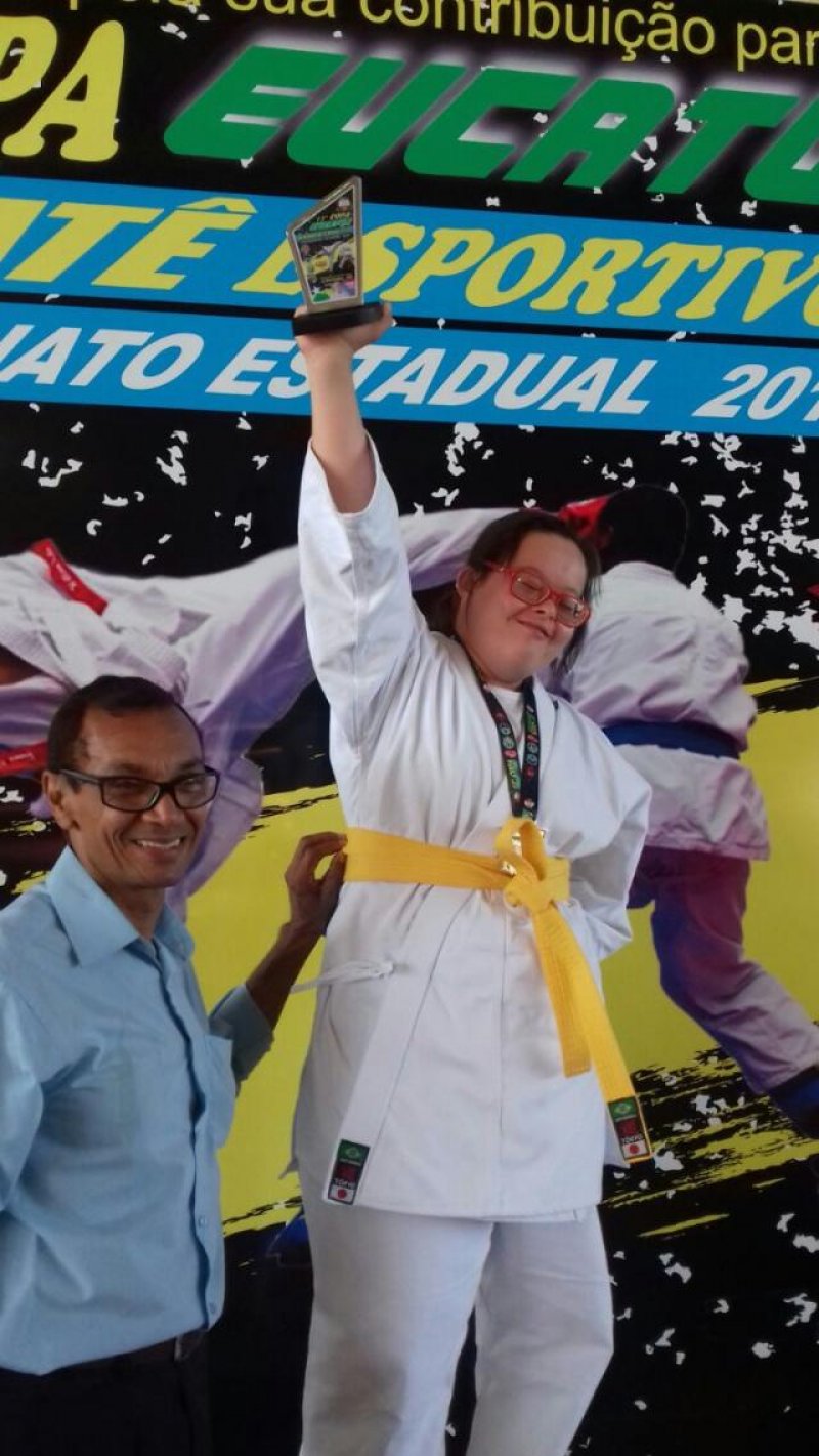 Alto Alegre Aluna da APAE é destaque no campeonato estadual de Karatê