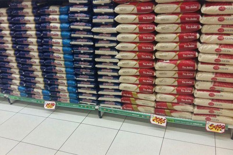 Após feijão, consumidor sofre com aumento no preço do arroz e leite