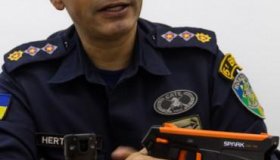 Arma de choque de baixa letalidade será utilizada em abordagem por PMs do 5º...