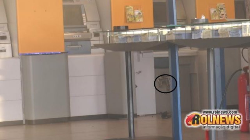 Bandidos arrombam dois caixas eletrônicos do Banco do Brasil em Cacoal