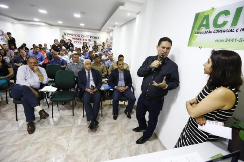 Deputado Maurão participa de reunião onde empresários pedem reforço na segurança