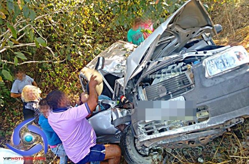 Grave acidente de trânsito na BR-364 resulta em duas mortes