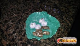 Oito porções de maconha foram arremessadas para dentro do Centro Sócio...