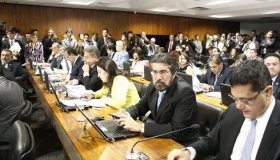 Raupp vota favorável ao projeto que reajusta salários dos defensores públicos