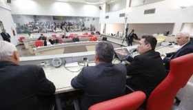 Assembleia aprova projeto que garante garimpagem no rio Madeira