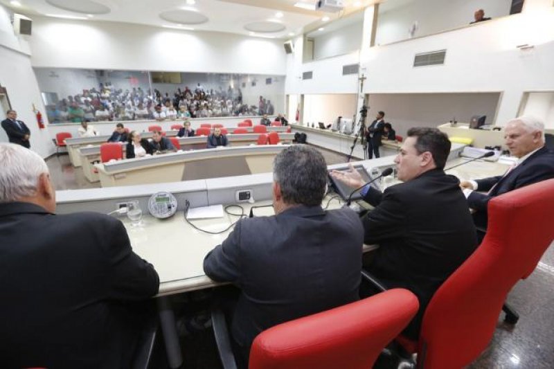 Assembleia aprova projeto que garante garimpagem no rio Madeira