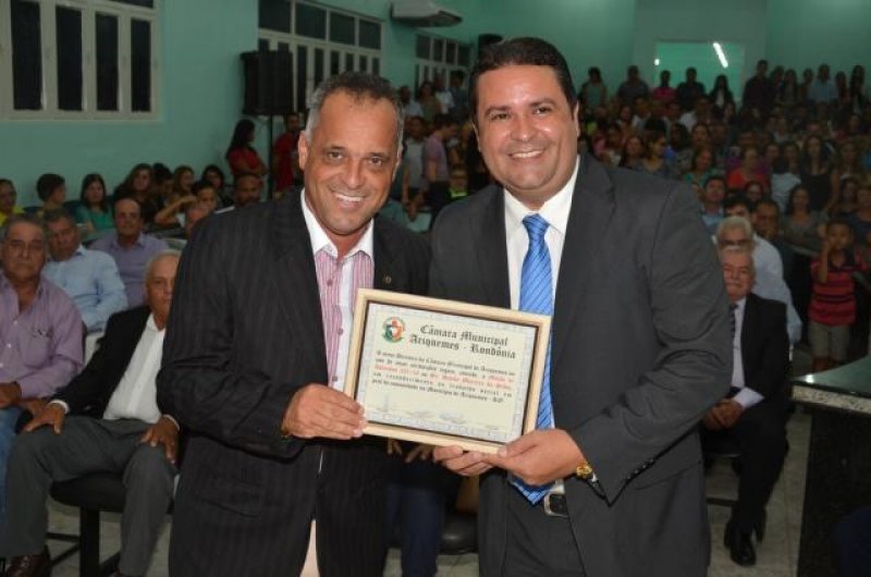 Deputado Saulo é homenageado com Moção de Aplauso