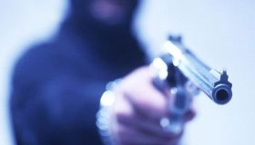 Cacoal: Ladrões invadem casa, roubam adolescente e na fuga levam uma foto dela