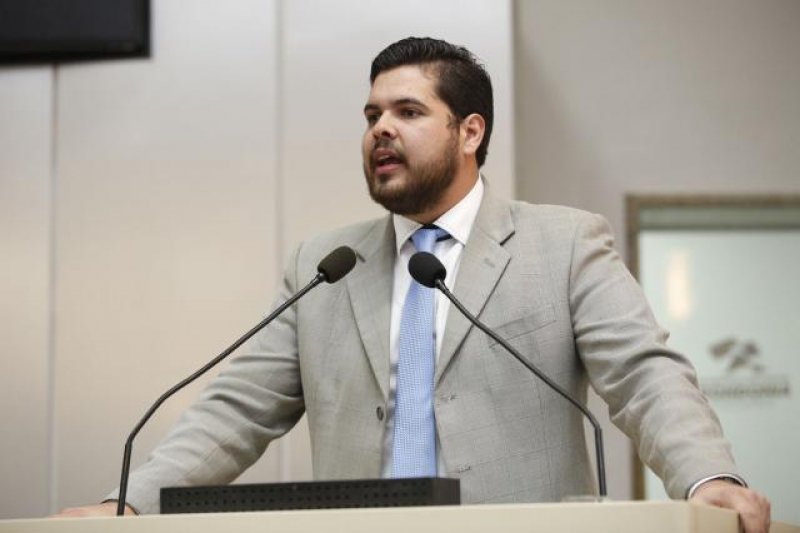 Jean Oliveira destina 100 mil reais para construir ponto dos mototaxis em Alta Floresta
