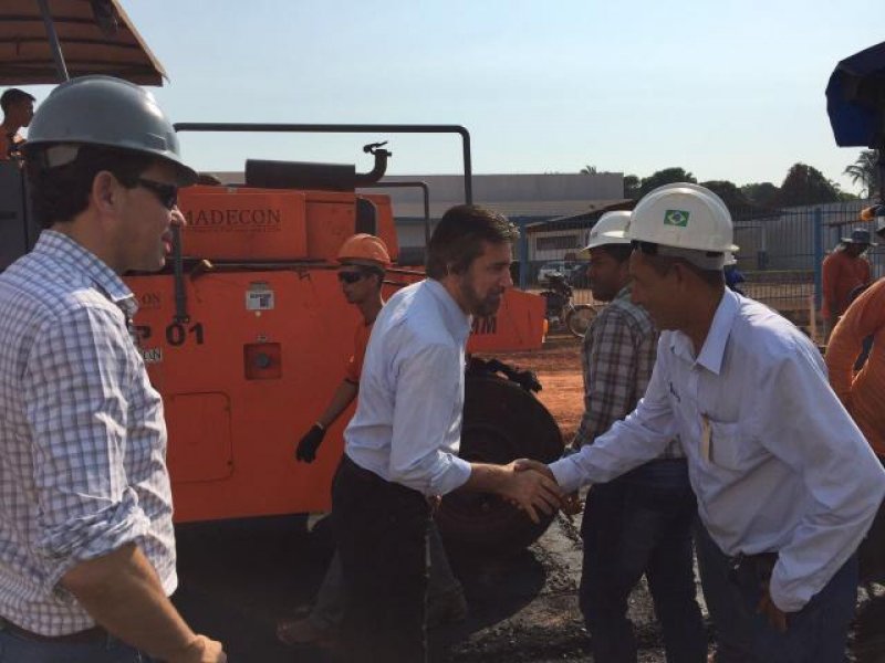 Raupp vistoria obras do viaduto do Trevo do Roque que deve ficar pronto em outubro em Porto Velho