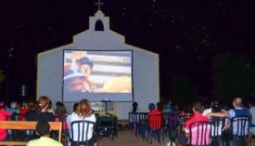 Cinema itinerante movido a energia solar chega a Ji-Paraná