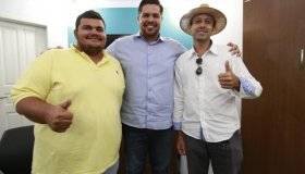 Deputado Jean Oliveira recebe vereadores e traçam planos de parcerias