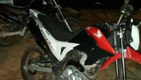 Policial militar de folga é rendido e tem moto roubada em Rolim de Moura