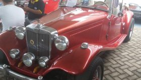 Exposição de carros antigos reúne amantes do automobilismo em RO