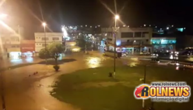 Chuva alaga lojas e casas em Rolim de Moura; Veja imagens